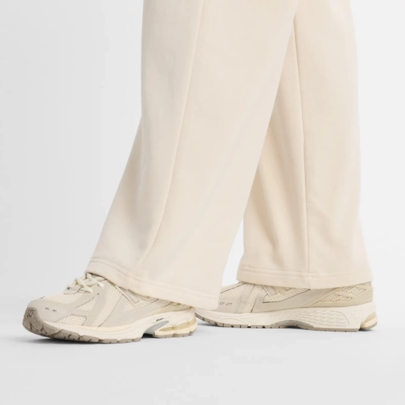 Брюки женские New Balance Coastal Fleece Beige WP51503LIN L WP51503LIN фото 5 — интернет-магазин Tapok