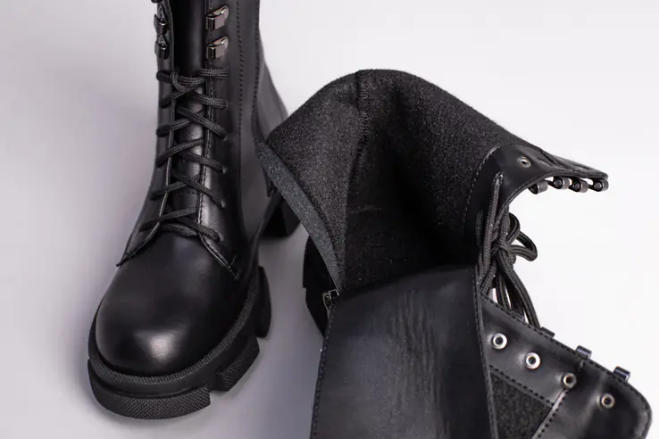 Черевики жіночі шкіряні чорні на шнурках і з замком на байку фото 10 — інтернет-магазин Tapok