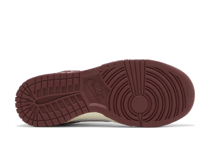 Кросівки Nike Dunk Low PRM Vintage Team Red FJ4555-100 фото 4 — інтернет-магазин Tapok