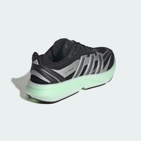 Кроссовки LIGHTBLAZE GLOW JP6321 Adidas 10 (44,5) Черный JP6321 фото 4 — интернет-магазин Tapok