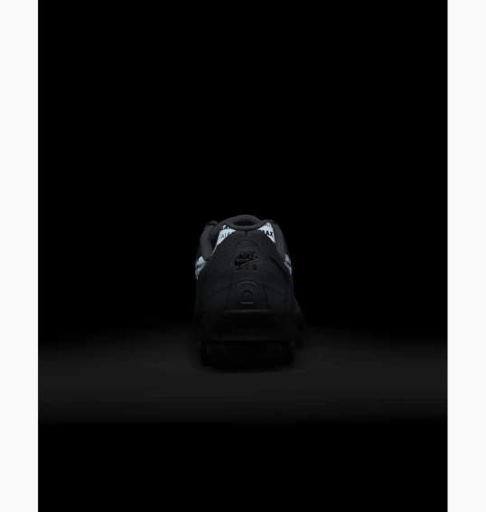 Кроссовки Nike Air Max 95 Ultra Grey DM2815-003 фото 3 — интернет-магазин Tapok