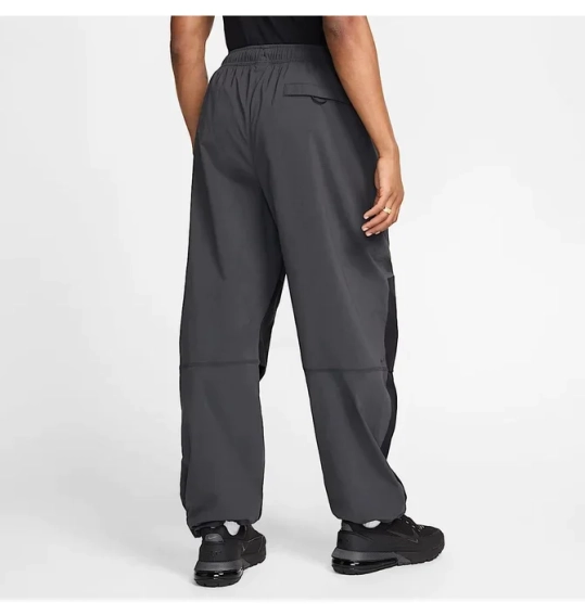 Брюки мужские Nike Tech Woven Blac /Grey HM7158-060 фото 2 — интернет-магазин Tapok
