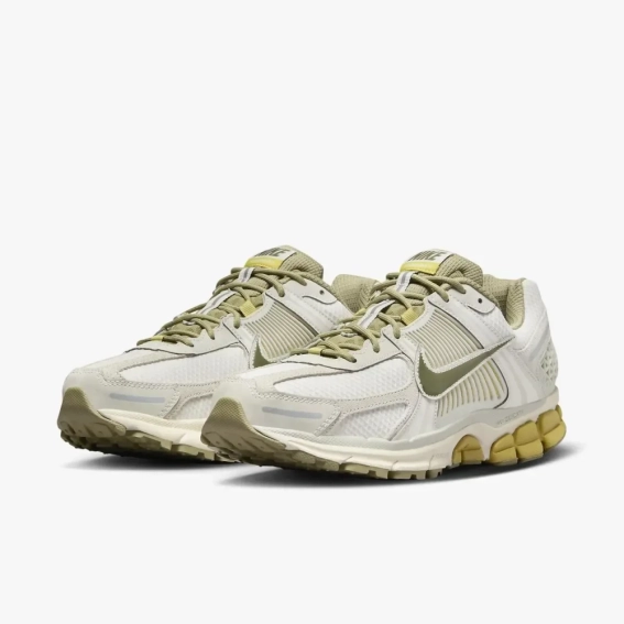 Кроссовки NIKE ZOOM VOMERO 5 FV0397 001 фото 2 — интернет-магазин Tapok