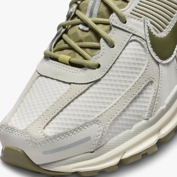 Кроссовки NIKE ZOOM VOMERO 5 FV0397 001 фото 7 — интернет-магазин Tapok