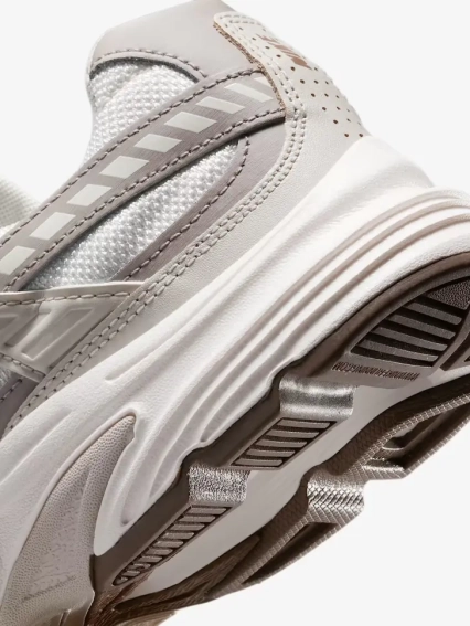 Кроссовки Nike WMNS INITIATOR IB4339-001 фото 4 — интернет-магазин Tapok
