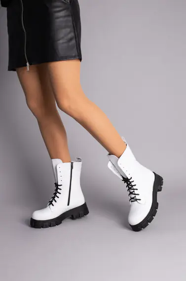 Черевики жіночі шкіряні білі на шнурках і з замком демісезонні фото 4 — інтернет-магазин Tapok