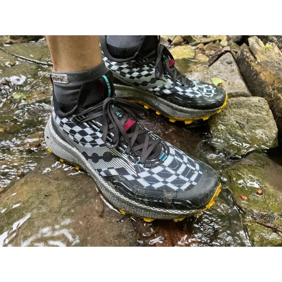 Кросівки Saucony Endorphin Trail S20647-40 фото 7 — інтернет-магазин Tapok