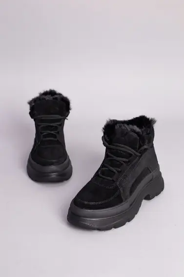 Черевики жіночі замшеві чорні на шнурках на товстій підошві зимові фото 9 — інтернет-магазин Tapok