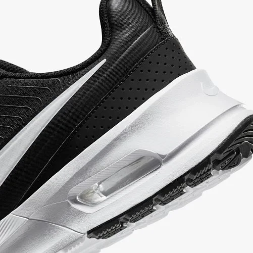 Кросівки Nike AIR MAX NUAXIS FD4329-001 фото 7 — інтернет-магазин Tapok
