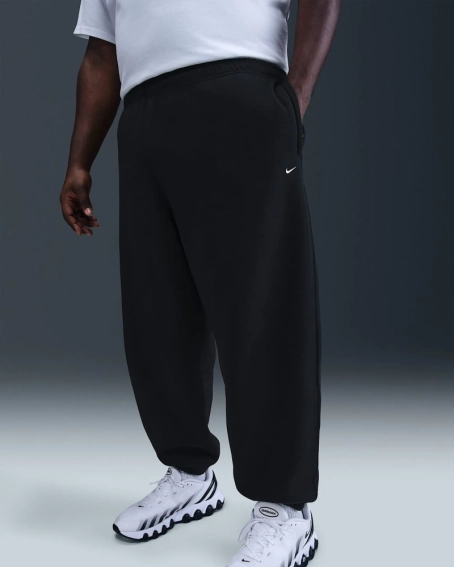 Брюки мужские Nike Solo Swoosh Cuffed Fleece (HV1088-010) фото 4 — интернет-магазин Tapok