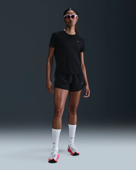 Женская футболка Nike Tempo Df Ss Top Black HQ0648-010 фото 4 — интернет-магазин Tapok