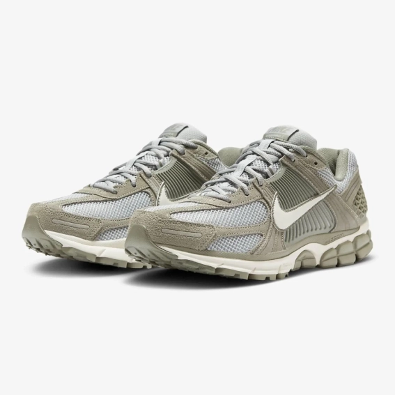 Кросівки Nike ZOOM VOMERO 5 HF1553-002 фото 2 — інтернет-магазин Tapok