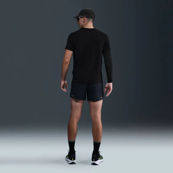 Футболка NIKE M NK DF BREATHE MILER SS TOP HJ4181-010 фото 4 — інтернет-магазин Tapok