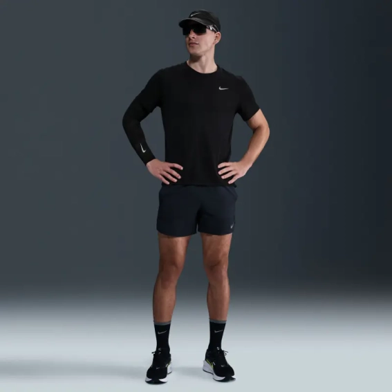 Футболка NIKE M NK DF BREATHE MILER SS TOP HJ4181-010 фото 3 — інтернет-магазин Tapok