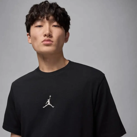 Футболка Jordan M DF SPRT GFX SS CREW HQ8970-010 фото 3 — інтернет-магазин Tapok