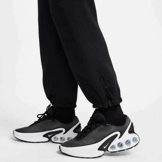 Брюки мужские Nike Tech Fleece Open-Hem Pants Black HJ6533-010 фото 8 — интернет-магазин Tapok