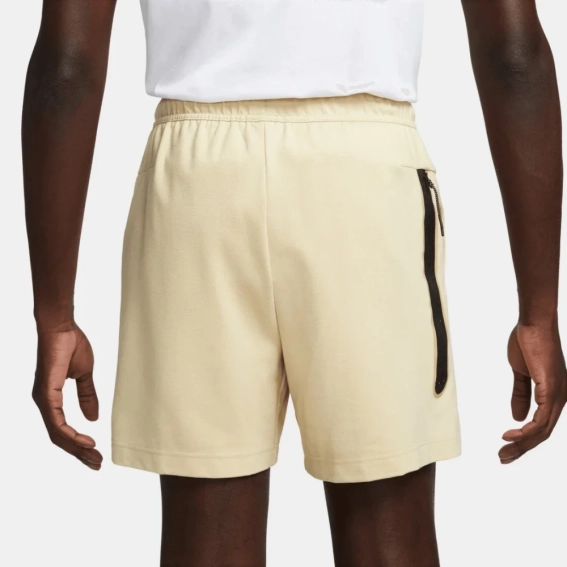 Шорти чоловічі Nike M Tech Lghtwht Short Yellow DX0828-783 фото 3 — інтернет-магазин Tapok