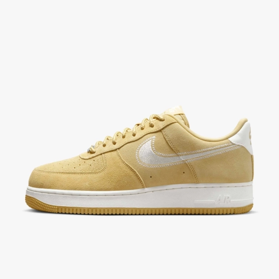 Кросівки чоловічі Nike Air Force 1 07 Lv8 Beige HJ4465-700 фото 1 — інтернет-магазин Tapok