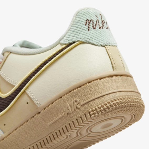 Кроссовки детские Nike Air Force 1 Lv8 (Gs) Beige HQ3473-122 фото 8 — интернет-магазин Tapok