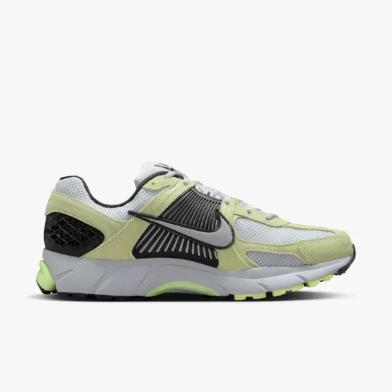 Кросівки Nike ZOOM VOMERO 5 HF1553-700 фото 3 — інтернет-магазин Tapok