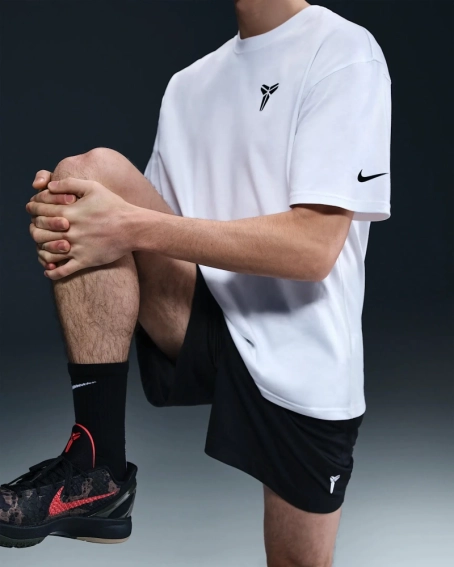 Футболка Nike KB U NK TEE BETTERMENTAL HJ3318-100 фото 3 — интернет-магазин Tapok