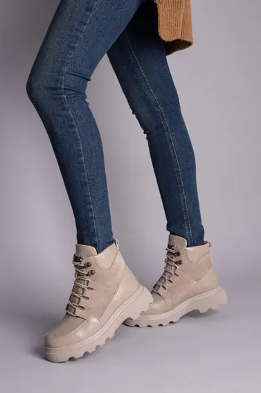 Ботинки женские замша и кожа бежевые на шнурках зимние фото 1 — интернет-магазин Tapok
