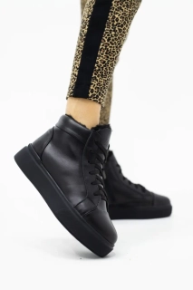 Женские ботинки кожаные зимние черные Yuves 141 на меху