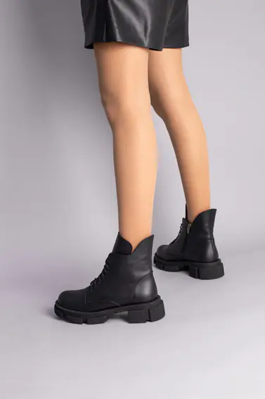 Ботинки женские кожаные черные демисезонные фото 6 — интернет-магазин Tapok
