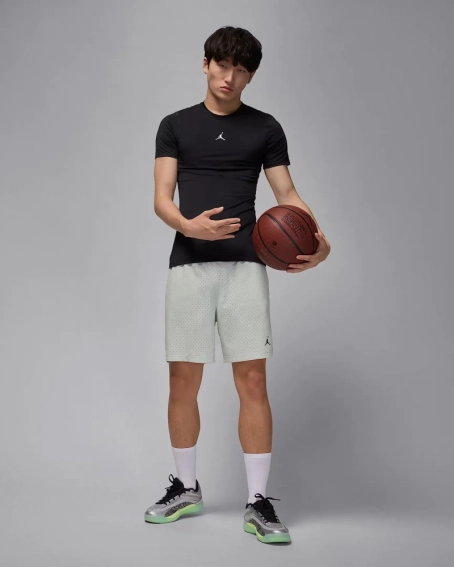 Футболка Джордан M DF SPRT SS COMP TOP HV4099-010 фото 4 — интернет-магазин Tapok