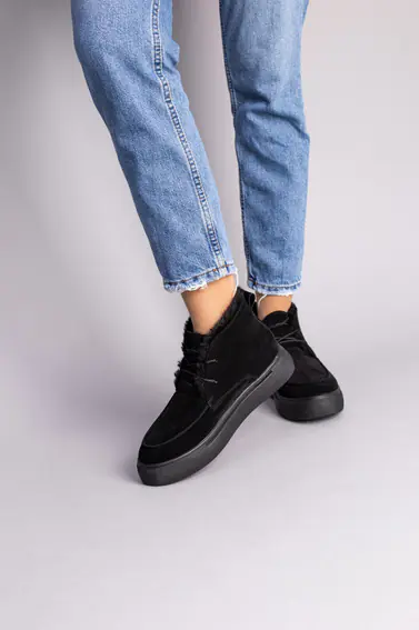 Ботинки женские замшевые черные на шнурках зимние фото 4 — интернет-магазин Tapok
