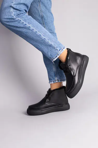 Ботинки женские кожаные черные на шнурках зимние фото 1 — интернет-магазин Tapok