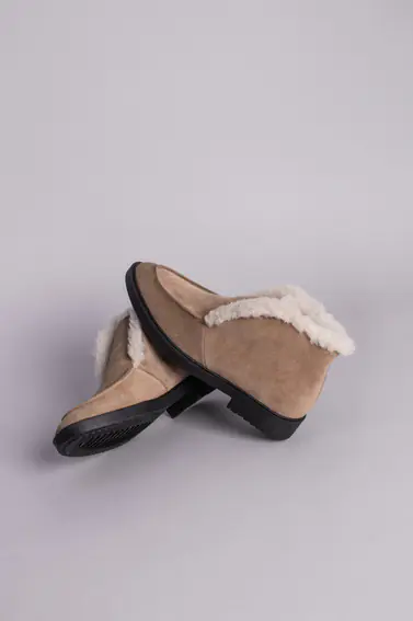 Жіночі замшеві черевики кольору капучіно фото 9 — інтернет-магазин Tapok