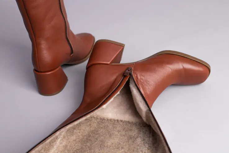 Сапоги женские кожаные коричневые каблук 5 см зимние фото 8 — интернет-магазин Tapok