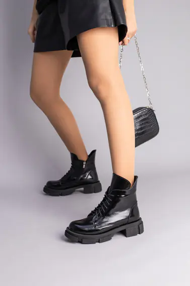 Ботинки женские кожа наплак черные демисезонные фото 5 — интернет-магазин Tapok