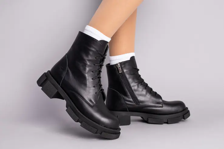 Ботинки женские кожаные черные на шнурках и с замком фото 7 — интернет-магазин Tapok