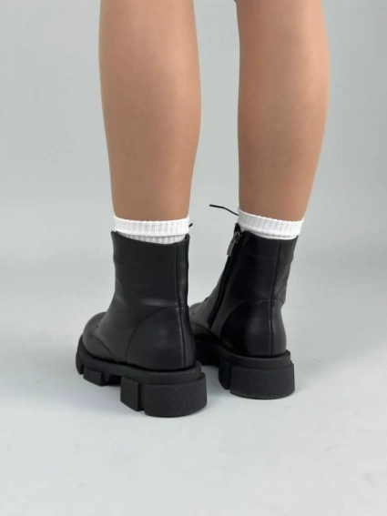 Черевики жіночі шкіряні чорні на шнурках і з замком фото 13 — інтернет-магазин Tapok