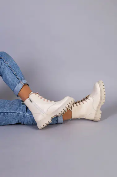 Черевики жіночі шкіряні бежеві на шнурках і з замком на байку фото 6 — інтернет-магазин Tapok