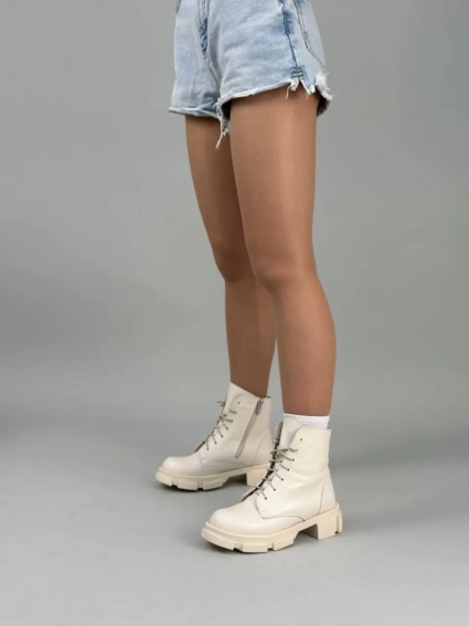 Ботинки женские кожаные молочного цвета на шнурках и с замком фото 19 — интернет-магазин Tapok