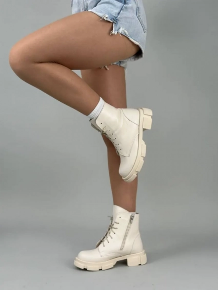 Ботинки женские кожаные молочного цвета на шнурках и с замком фото 20 — интернет-магазин Tapok