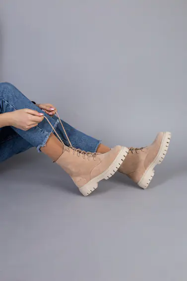 Черевики жіночі замшеві бежеві на шнурках на байку фото 9 — інтернет-магазин Tapok