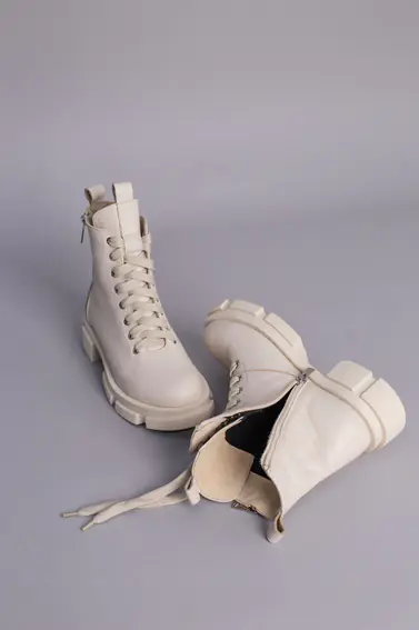 Черевики жіночі шкіряні молочного кольору на шнурках і з замком демісезонні фото 9 — інтернет-магазин Tapok
