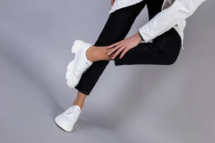 Туфли женские кожаные белые на шнурках фото 3 — интернет-магазин Tapok