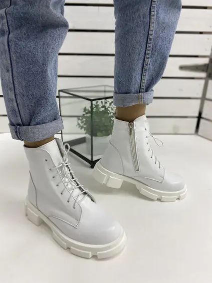 Черевики жіночі шкіряні білого кольору на шнурках і з замком фото 1 — інтернет-магазин Tapok