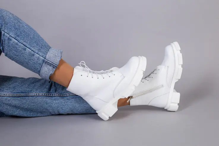 Черевики жіночі шкіряні білого кольору на шнурках і з замком фото 5 — інтернет-магазин Tapok