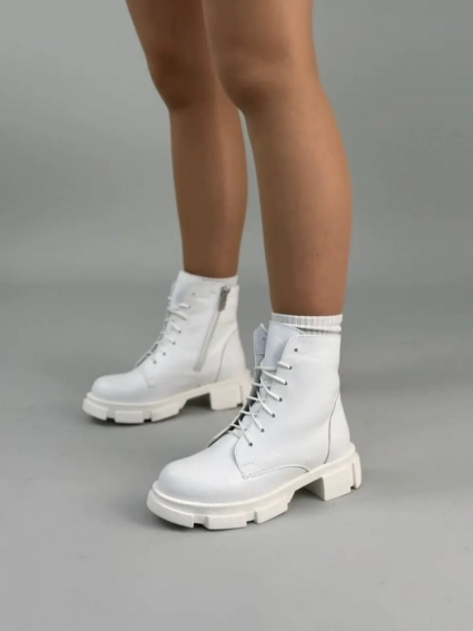 Ботинки женские кожаные белого цвета на шнурках и с замком фото 16 — интернет-магазин Tapok