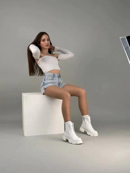 Ботинки женские кожаные белого цвета на шнурках и с замком фото 20 — интернет-магазин Tapok
