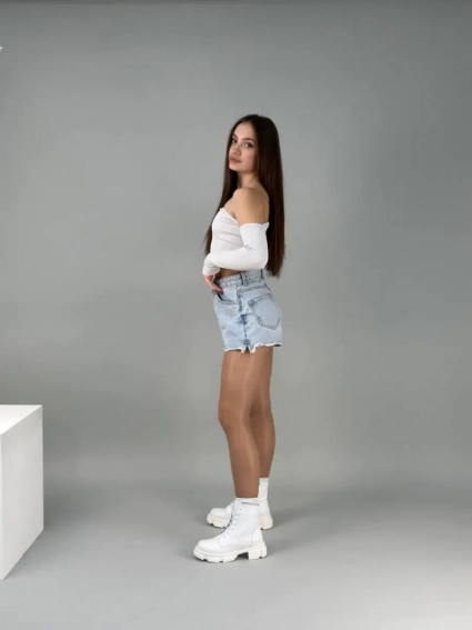 Ботинки женские кожаные белого цвета на шнурках и с замком фото 21 — интернет-магазин Tapok