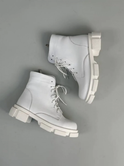 Ботинки женские кожаные белого цвета на шнурках и с замком фото 24 — интернет-магазин Tapok