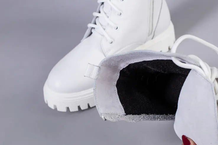 Черевики жіночі шкіряні білі на шнурках і з замком на байку фото 11 — інтернет-магазин Tapok
