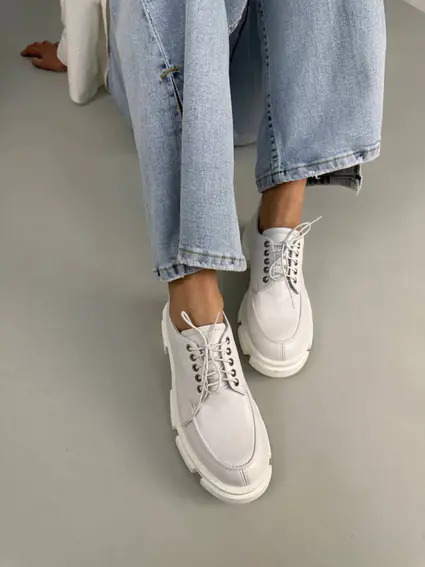 Туфли женские кожаные белые на шнурках без каблука фото 5 — интернет-магазин Tapok